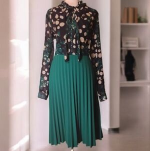 Secretary Dress with pleaded bottom